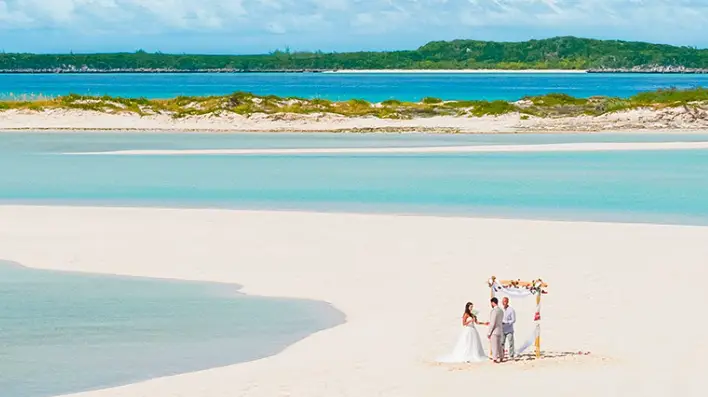 Tying the Knot in Paradise: The Unforgettable Charm of a Bahamas Destination Wedding