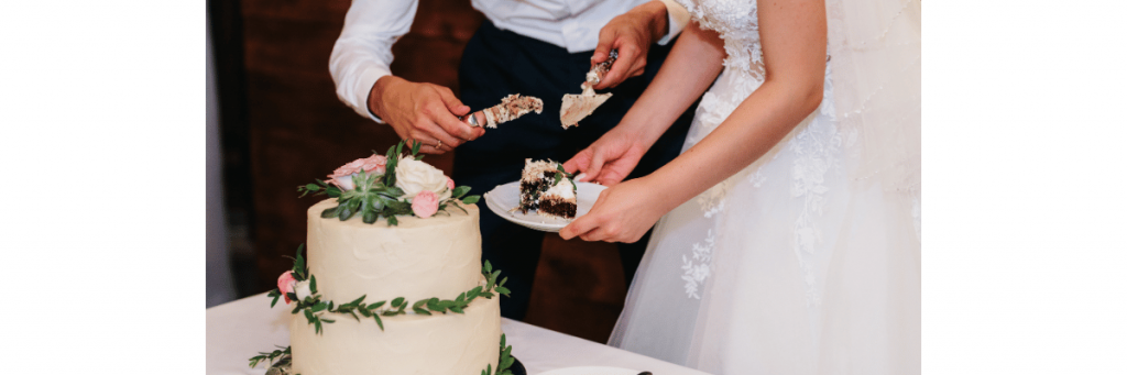 Slice of Paradise: Choosing The Perfect Wedding Cake For Your Destination Wedding